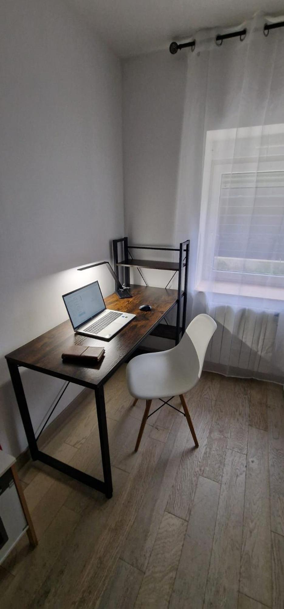 Bel Renove Avec De Beaux Volumes *