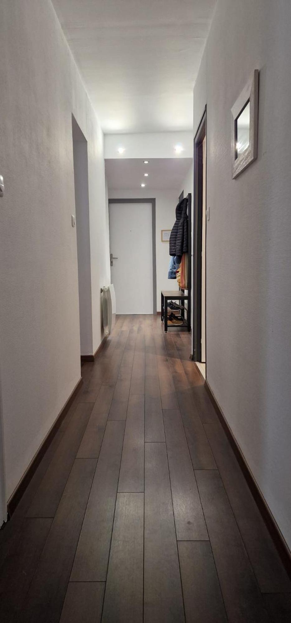 Bel Renove Avec De Beaux Volumes *